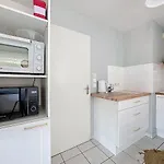 Séjour cosy - Lit 180x200 - Wifi - Parking