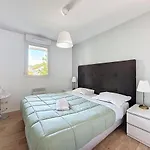 Séjour cosy - Lit 180x200 - Wifi - Parking